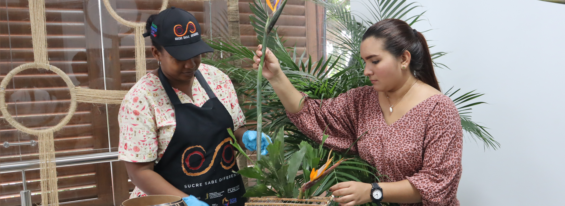 Hombres y mujeres que, con sus manos, tejen historias y dan vida a tradiciones ancestrales